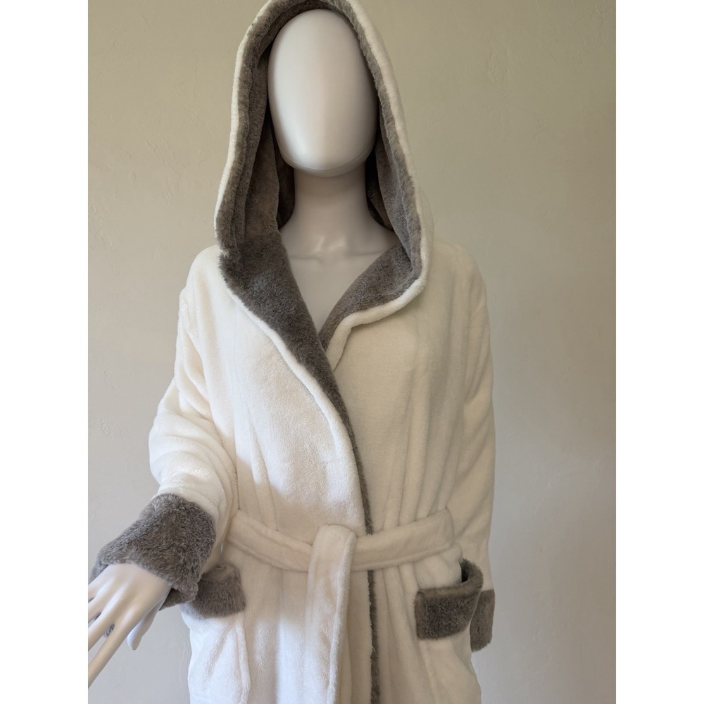Soft White And Gray Plush Fleece Hooded Robe S/M Women's Fur Trim Belted Pockets - Picture 2 of 13